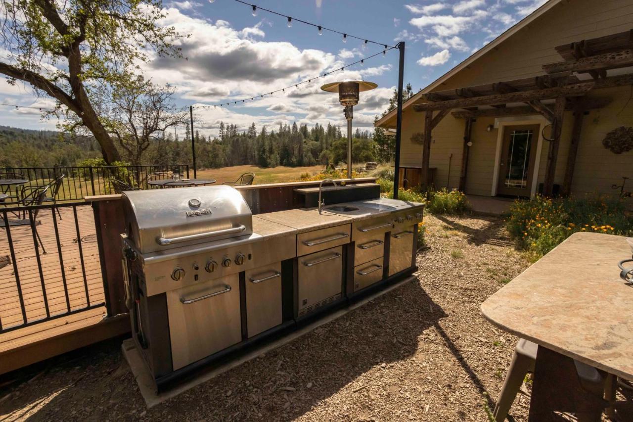 Red Tail Ranch Bed & Breakfast 2*
